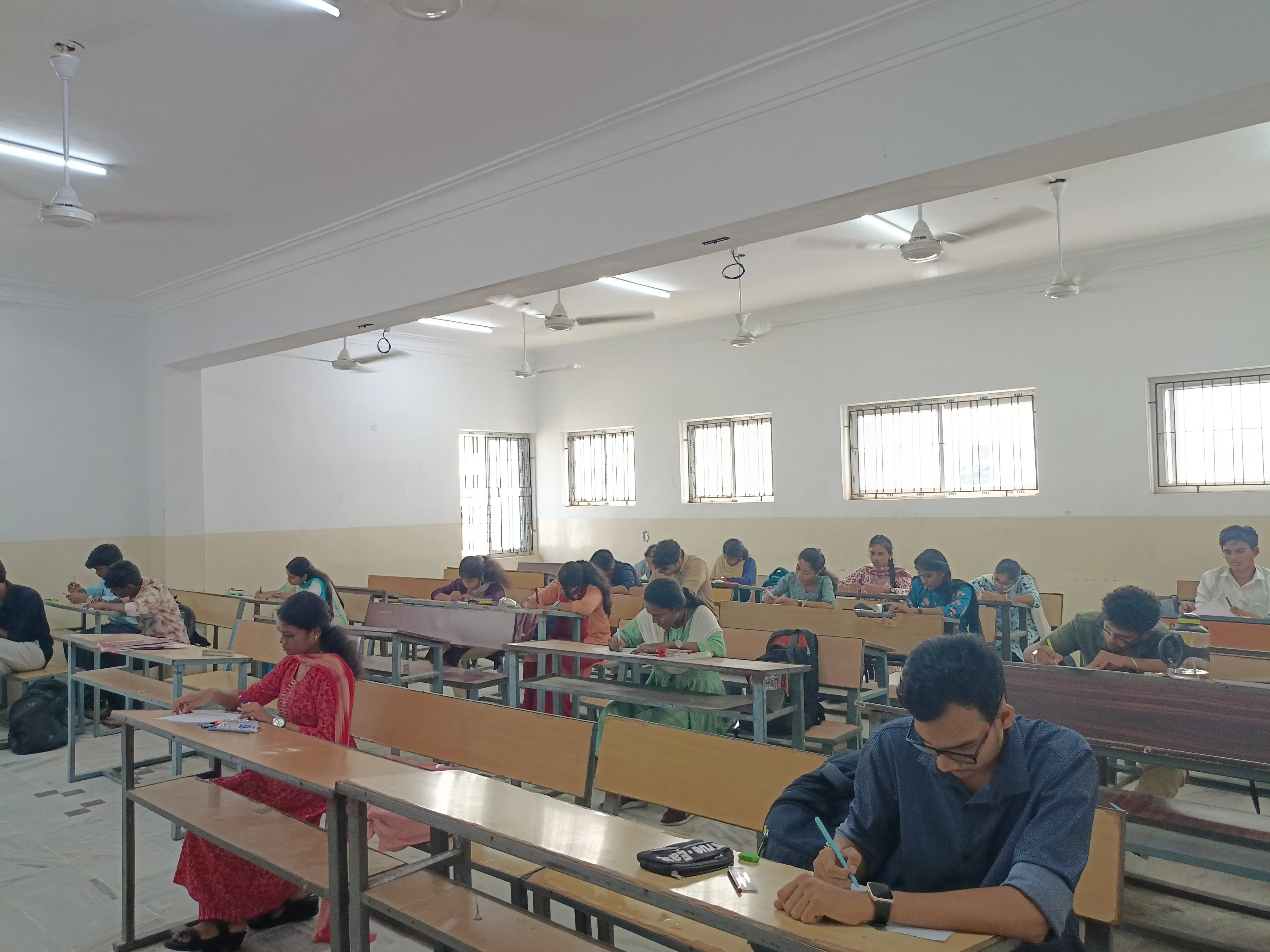 Pages & Perspectives: A Review Writing Conclave - photo 4