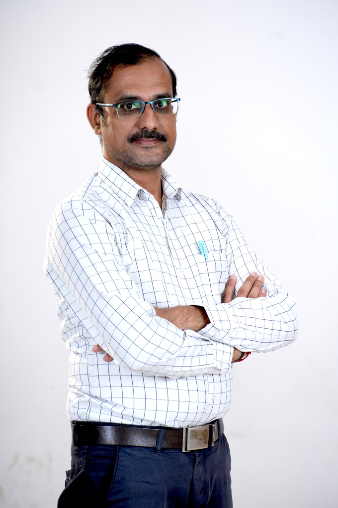 Dr. R. Vinoth Kumar